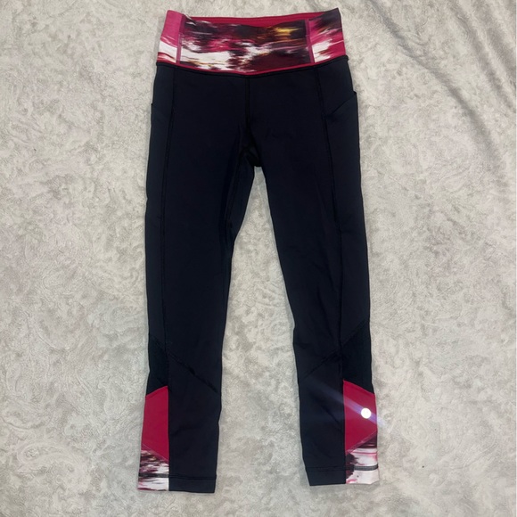 NEW LuluLemon high waisted leggings with pockets - Picture 2 of 8